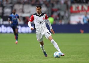 队报：与斯洛特的交流说服埃基蒂克，球员一直在等利物浦行动