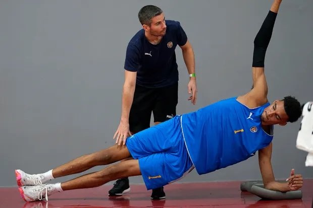 LOL赛事直播-队记：文班亚马在科学增肌&amp;以贾巴尔为标杆 后者打了20个赛季