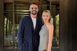 高清观看-高颜值夫妇！乐福美丽妻子晒合照为丈夫庆生：我会陪在你身边