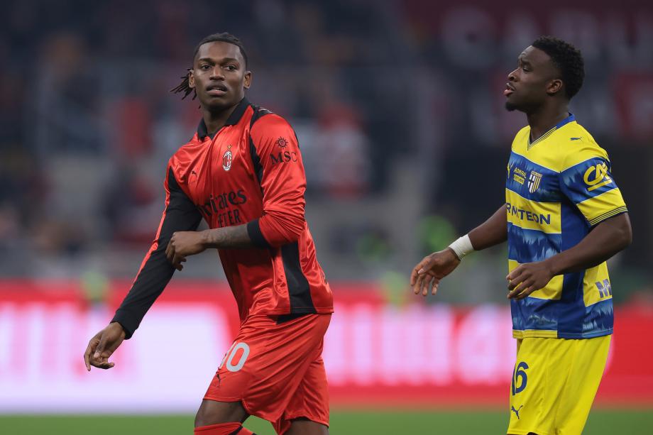 赛程安排-意甲-莱奥中柱特罗伊洛制胜球 AC米兰0-1不敌帕尔马